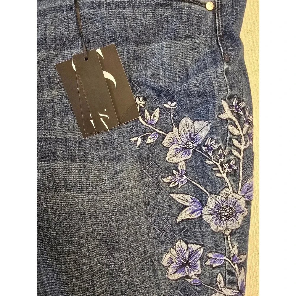 Simply Vera Vera Wang Slimming‎ Stretch Skinny Jeans Blue Floral Embroidered 20W